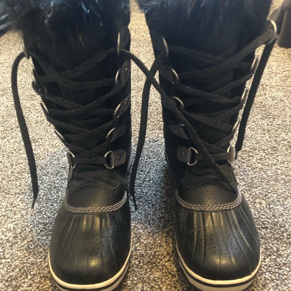 Sorel tie up boots - Picture 1 of 5